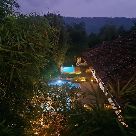 Athirapally Green Trees Athirappilly Εξωτερικό φωτογραφία