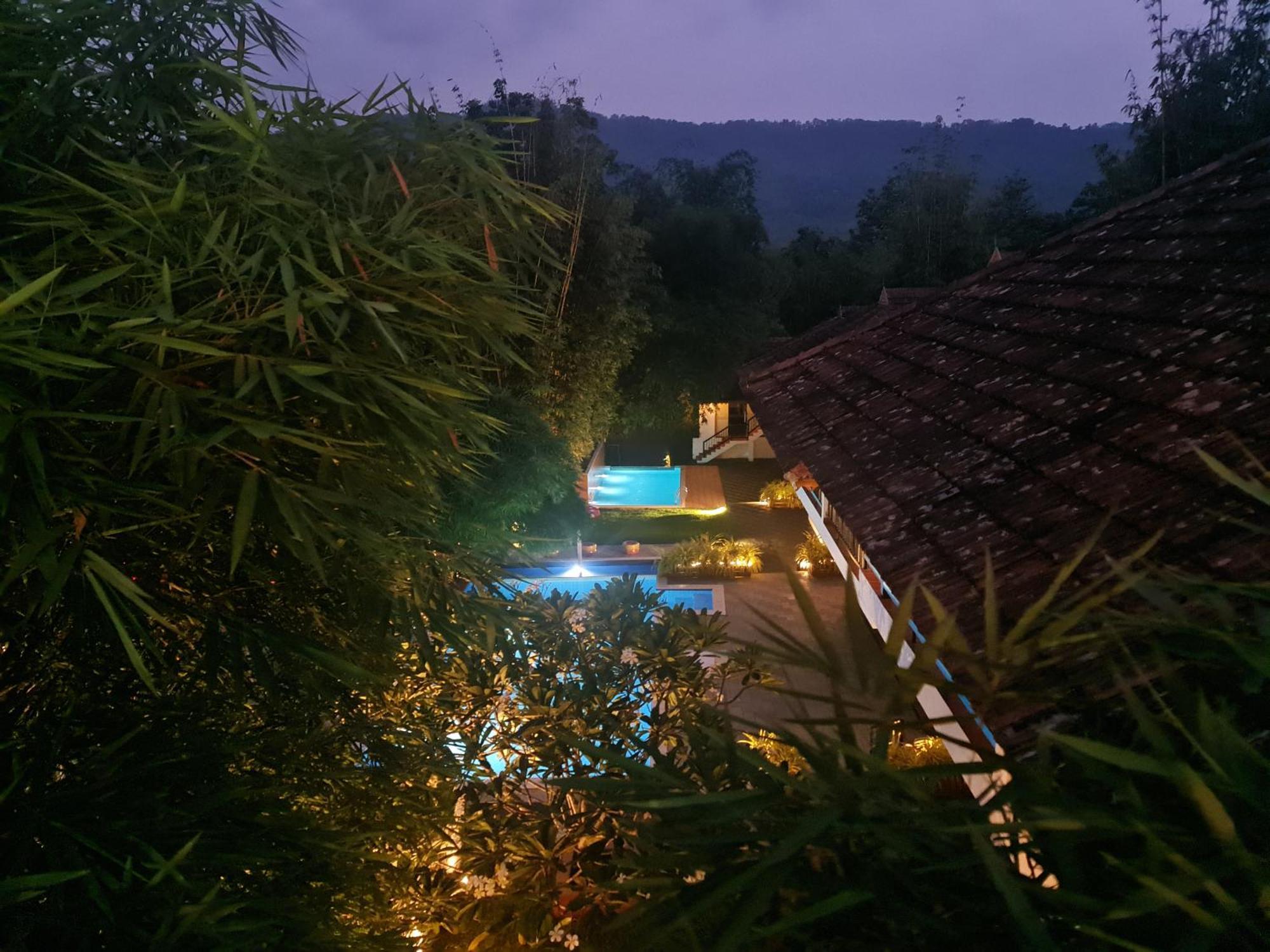 Athirapally Green Trees Athirappilly Εξωτερικό φωτογραφία